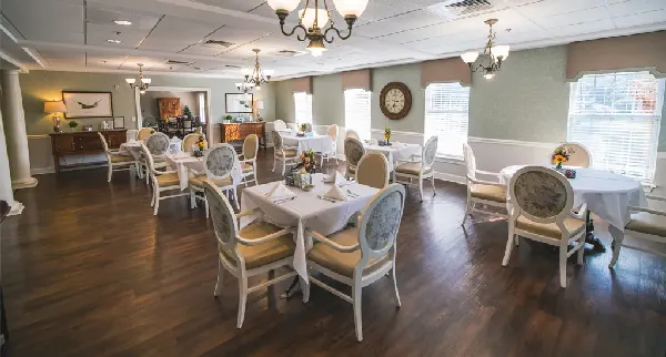 Marshs Edge St. Simons Island | Assisted Living Dining 28