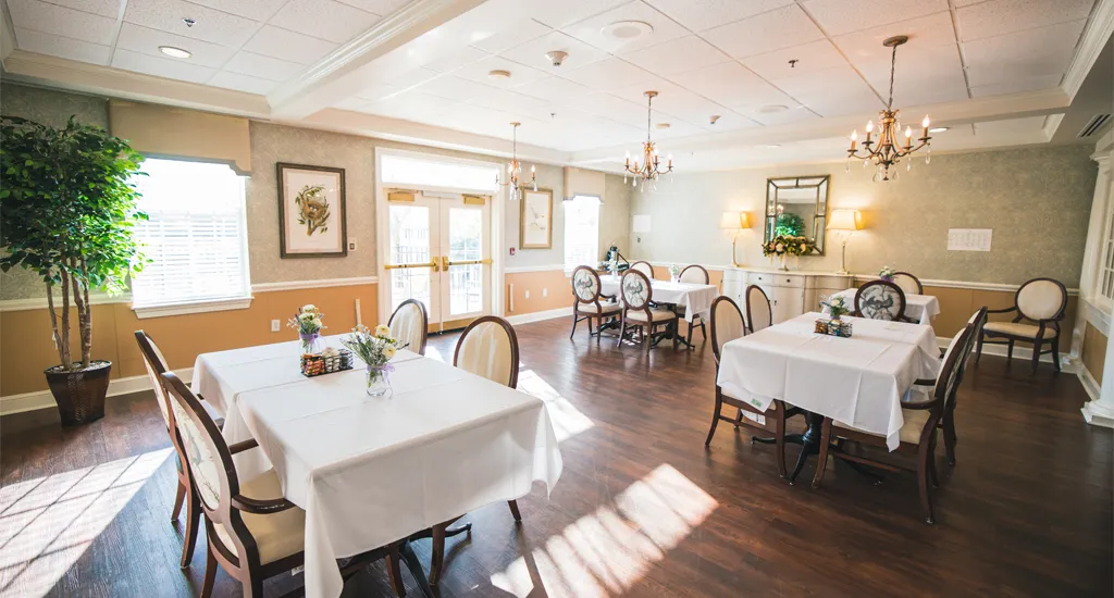 Marshs Edge St. Simons Island | Assisted Living Dining 3