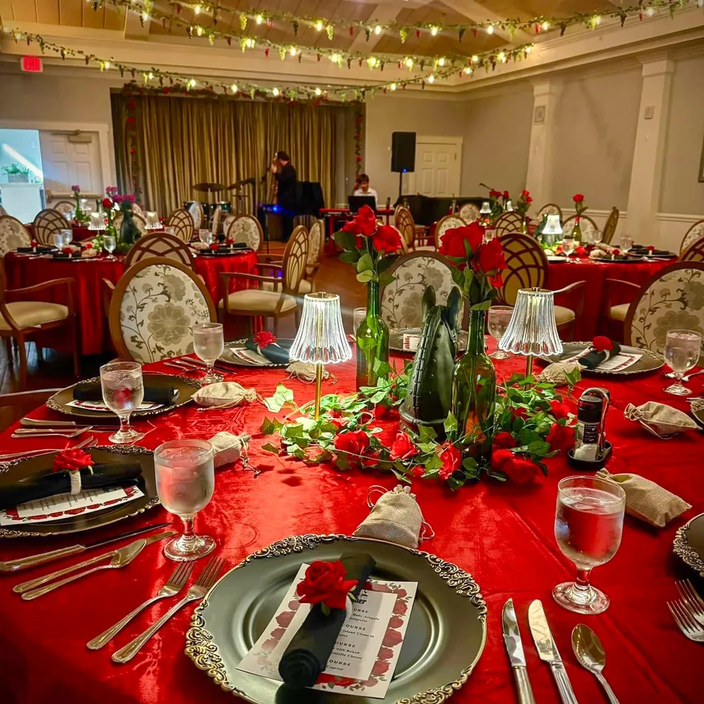 Marsh's Edge St. Simons Island GA | Independent Living Dining 3