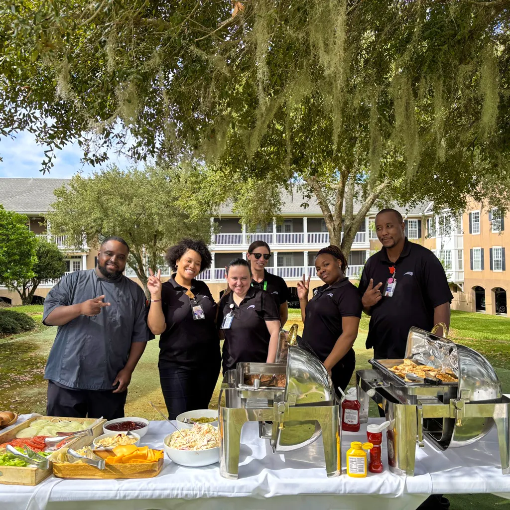 Marsh's Edge St. Simons Island GA | Independent Living Dining 5