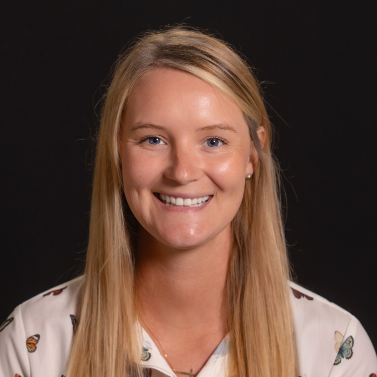Abigail Boling Headshot
