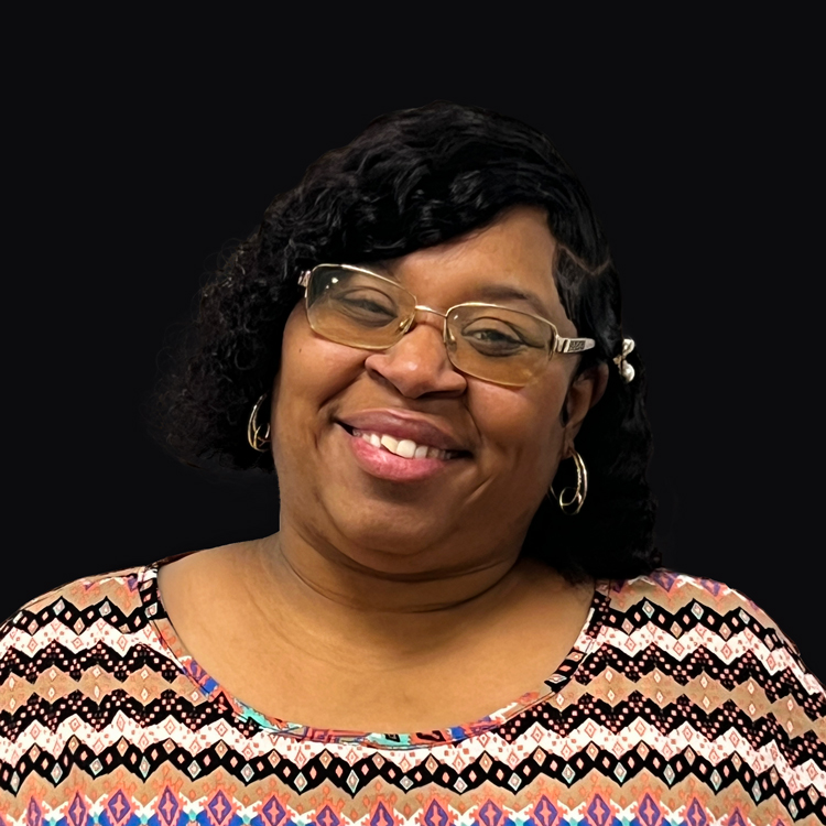 Tee Thomas Headshot