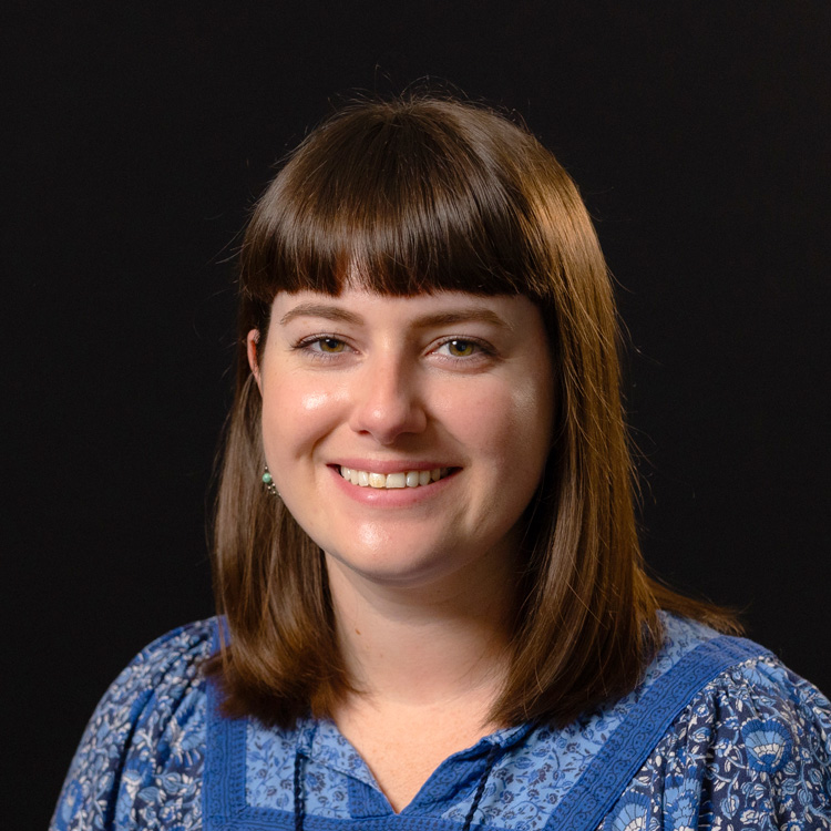 Zoe Defoe Headshot